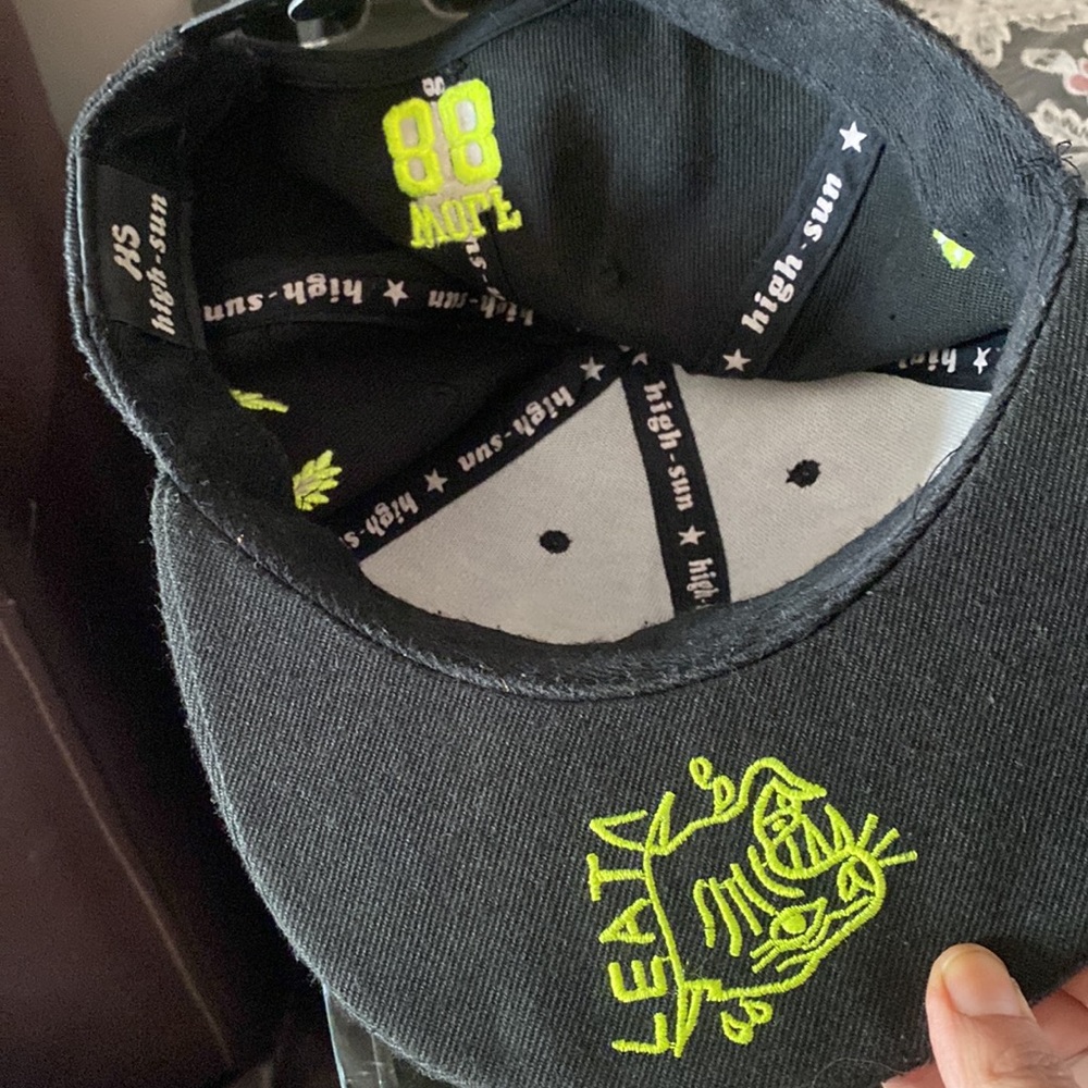 Mens caps Buy 1 get 1 free - Picture 5 of 5